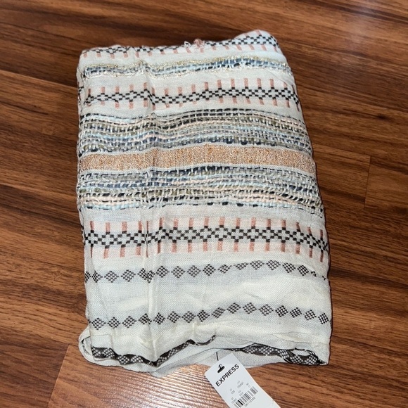 Nwt Express scarf - Picture 3 of 5